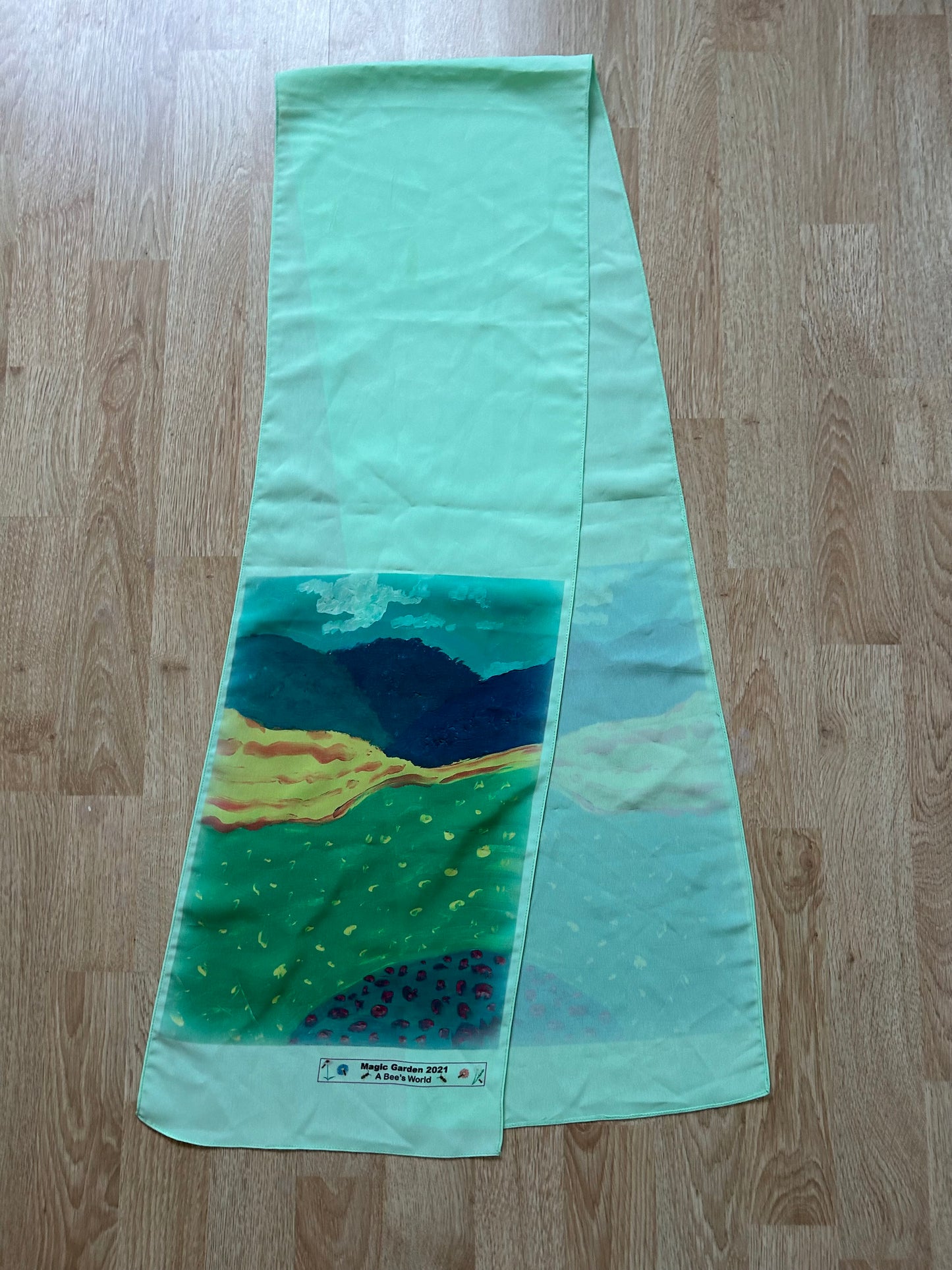 Green hill scarf