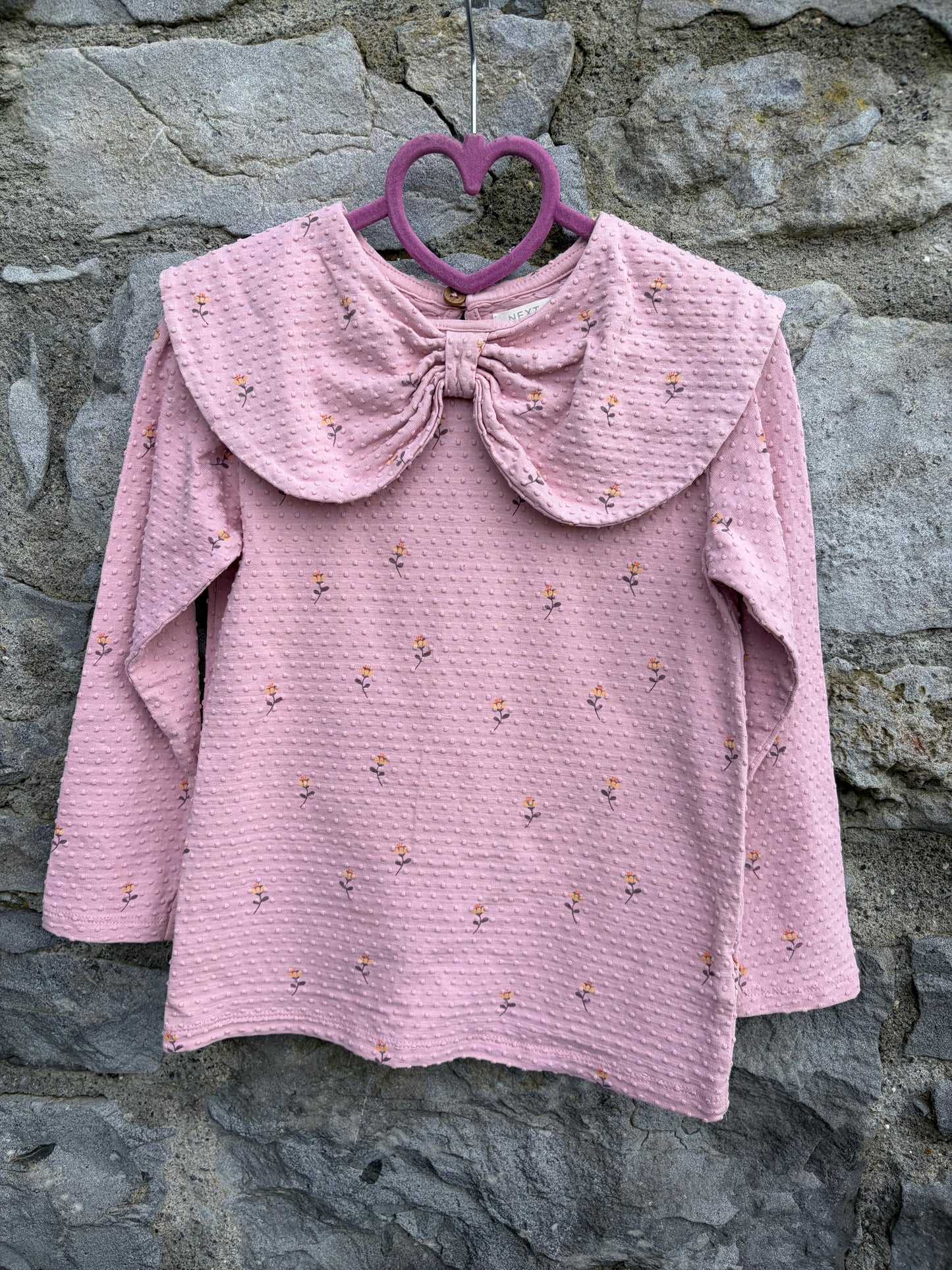 Pink top with bow collar  4-5y (104-110cm)