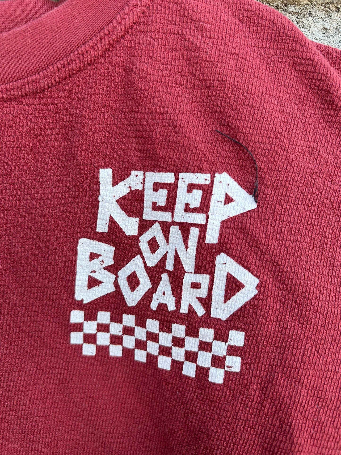 Keep on board maroon t-shirt   5-6y (110-116cm)