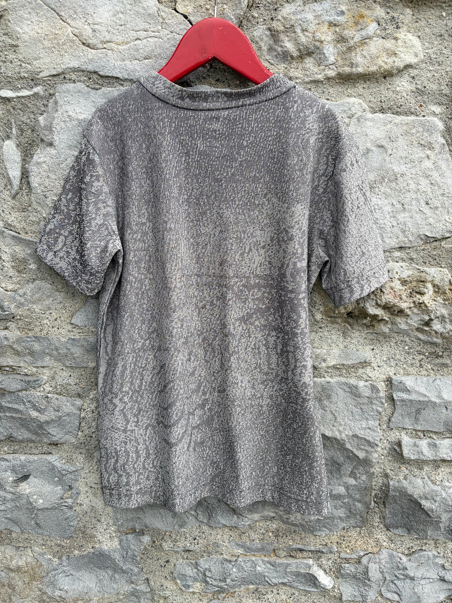 Predator graphic grey t-shirt  9-10y (134-140cm)