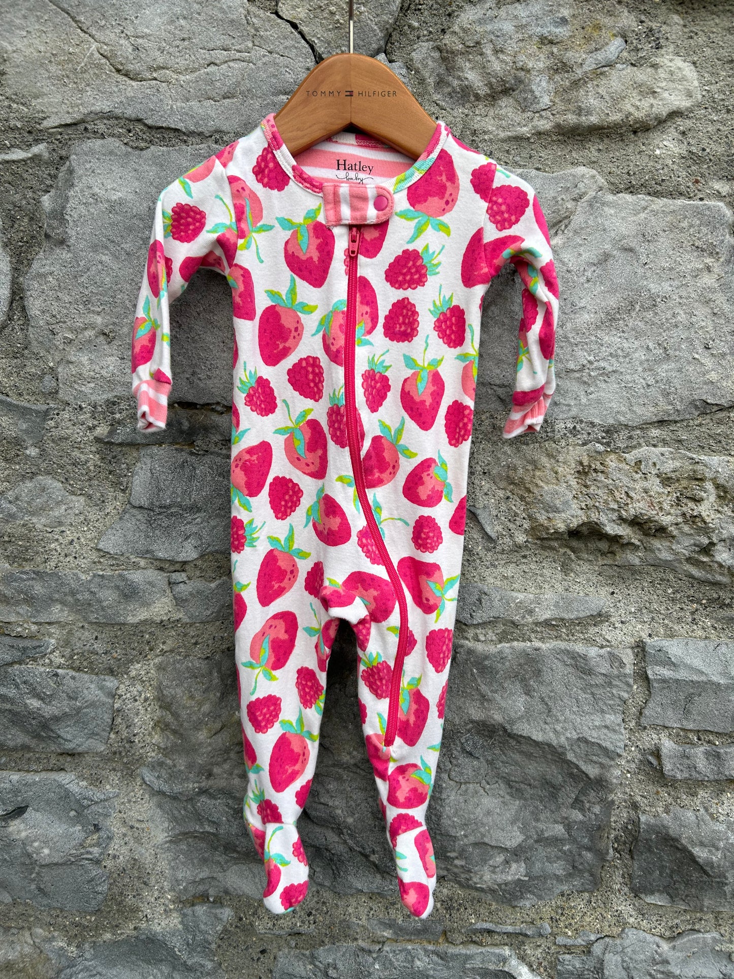 Strawberry onesie 3-6m (62-68cm)