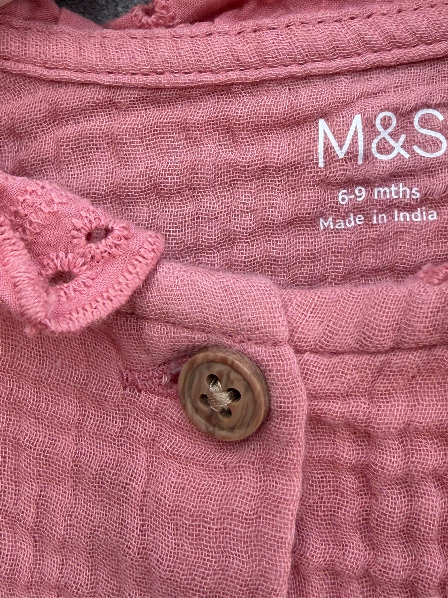 Coral muslin onesie  6-9m (68-74cm)