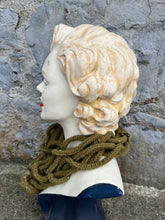 Load image into Gallery viewer, Khaki knitted necklace
