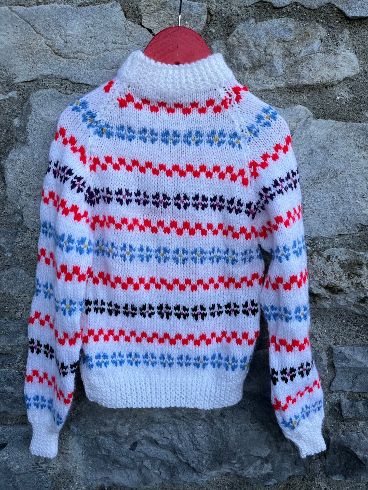 White stripy jumper 5-6y (110-116cm)