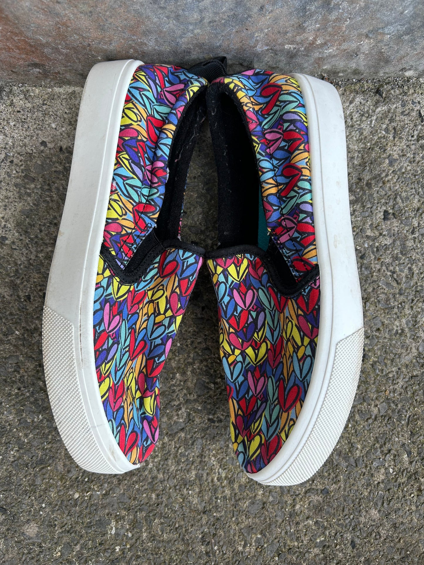 Colourful hearts slip on shoes  uk 6 (eu 39)