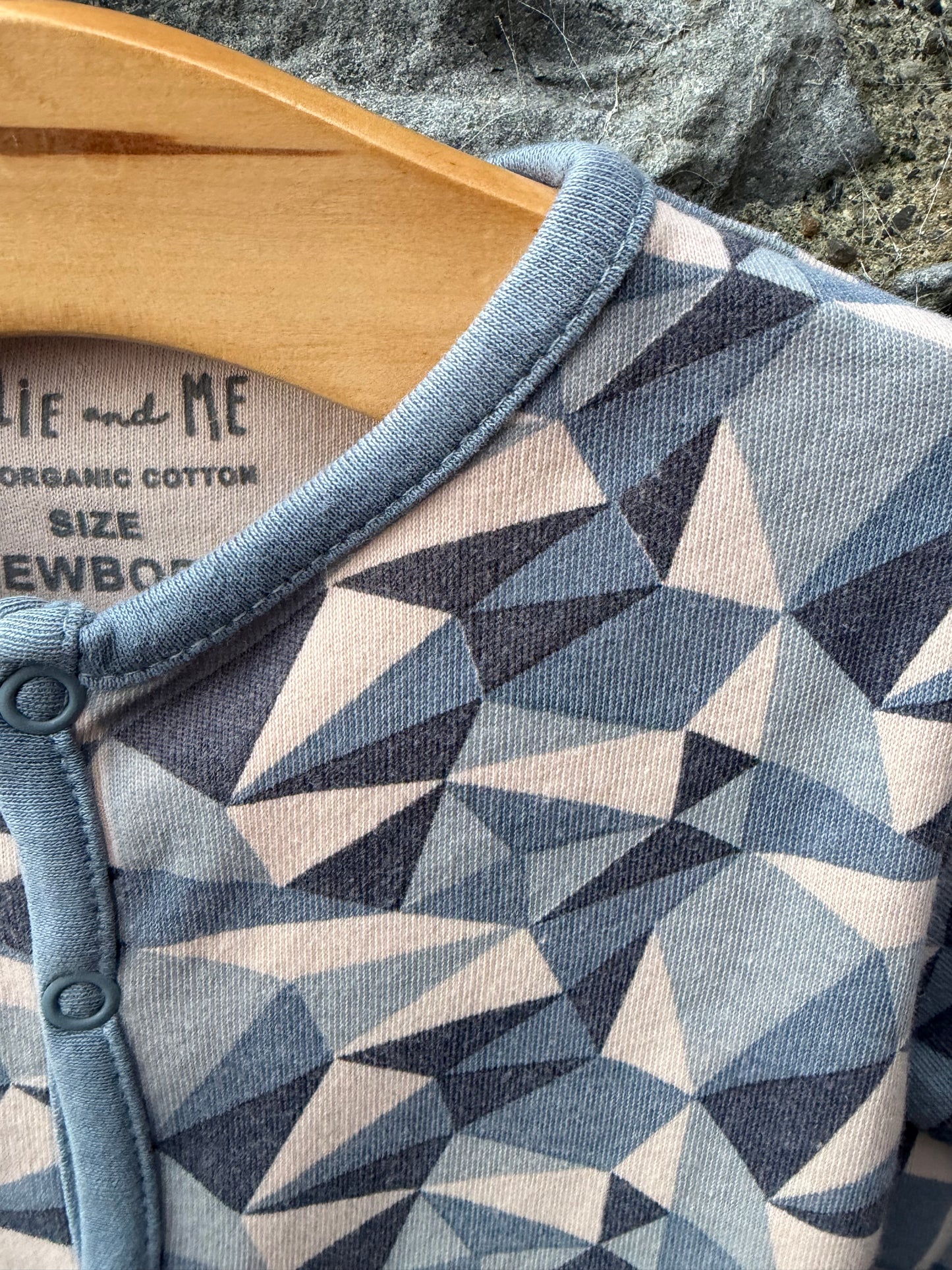 Grey geometric onesie 0-1m (50-56cm)