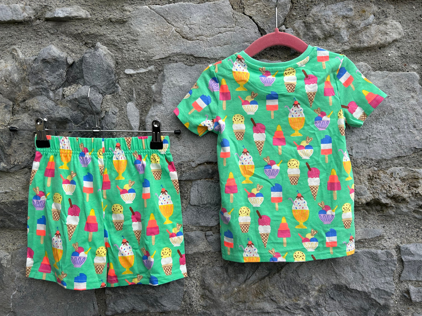 Ice cream green pjs  18-24m (86-92cm)