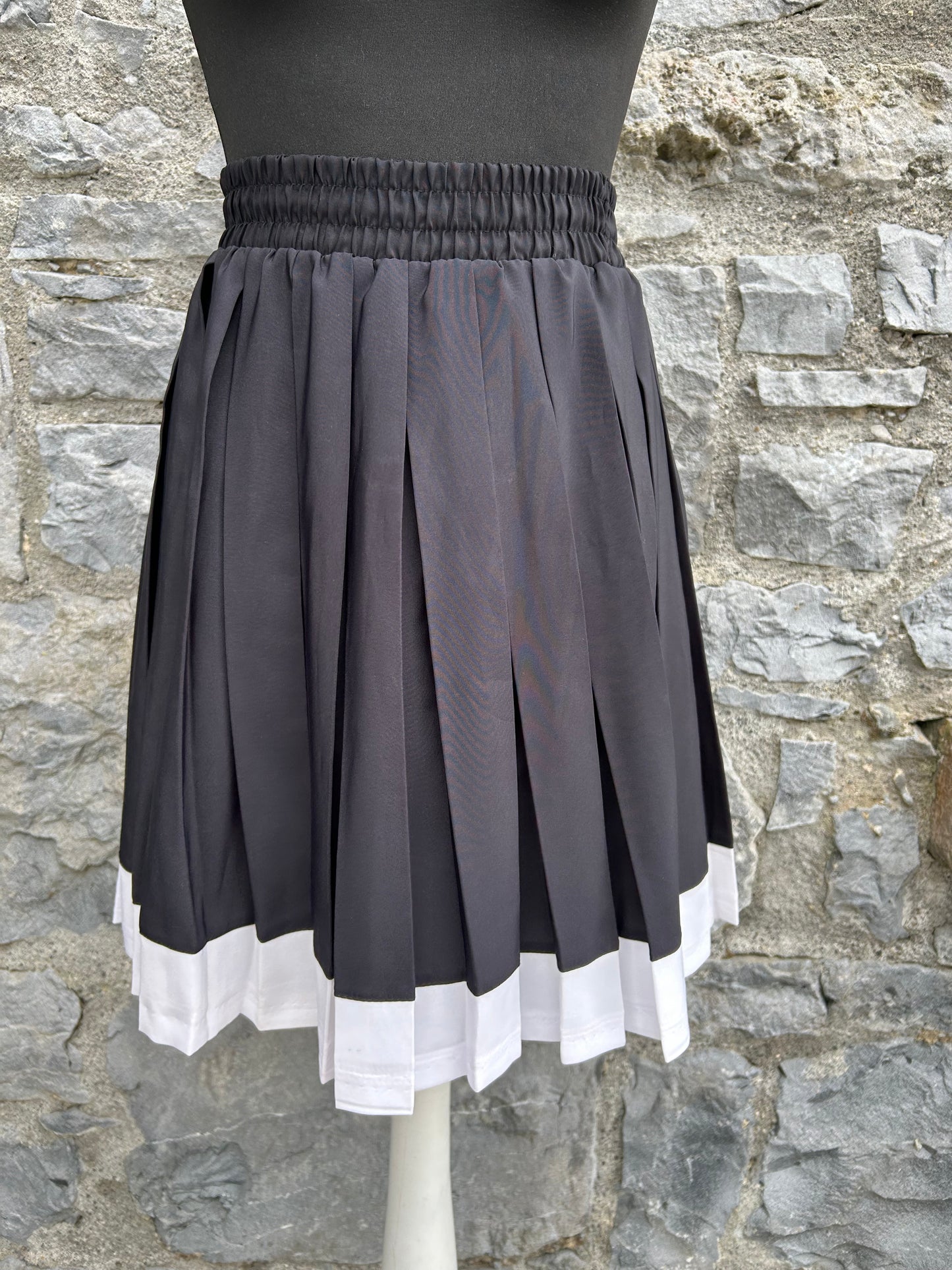 90s Black&white pleated skirt uk 6-8