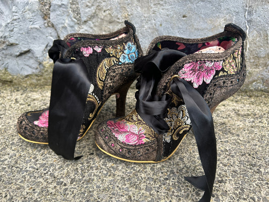 Black floral heels   uk 6 (eu 39)