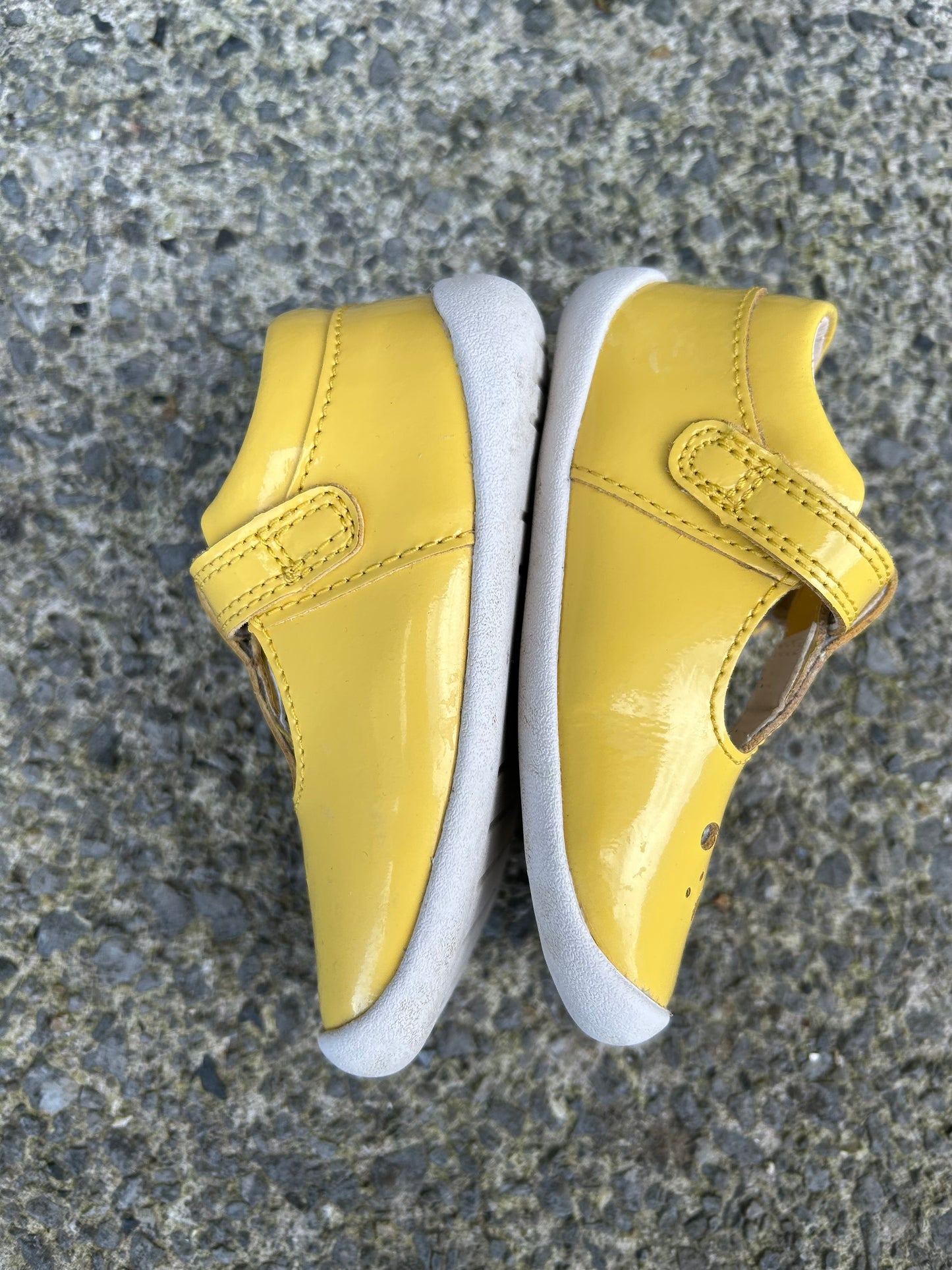 Yellow patent T-bar shoes  uk 3.5G (eu 19)
