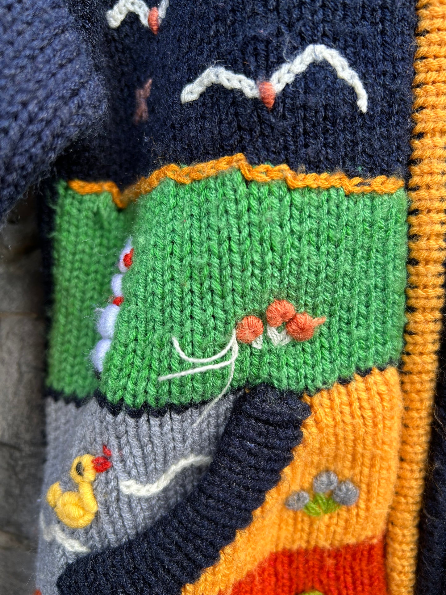 Navy Peruvian cardigan  3-4y (98-104cm)