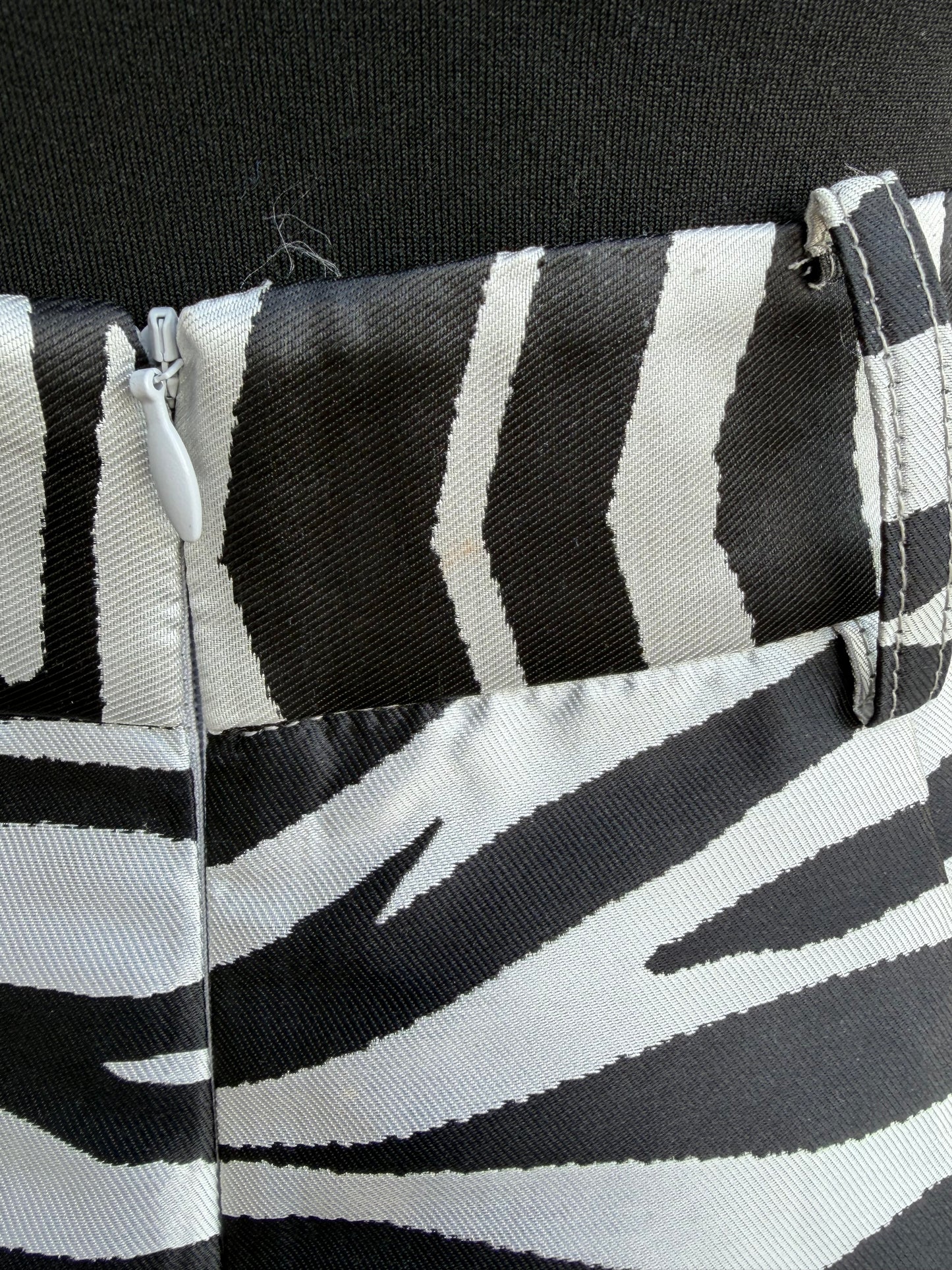 Jacquard Short zebra skirt uk 6-8