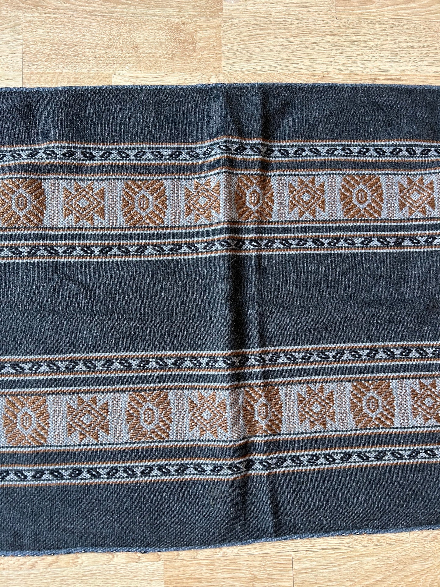 Grey&brown pattern scarf