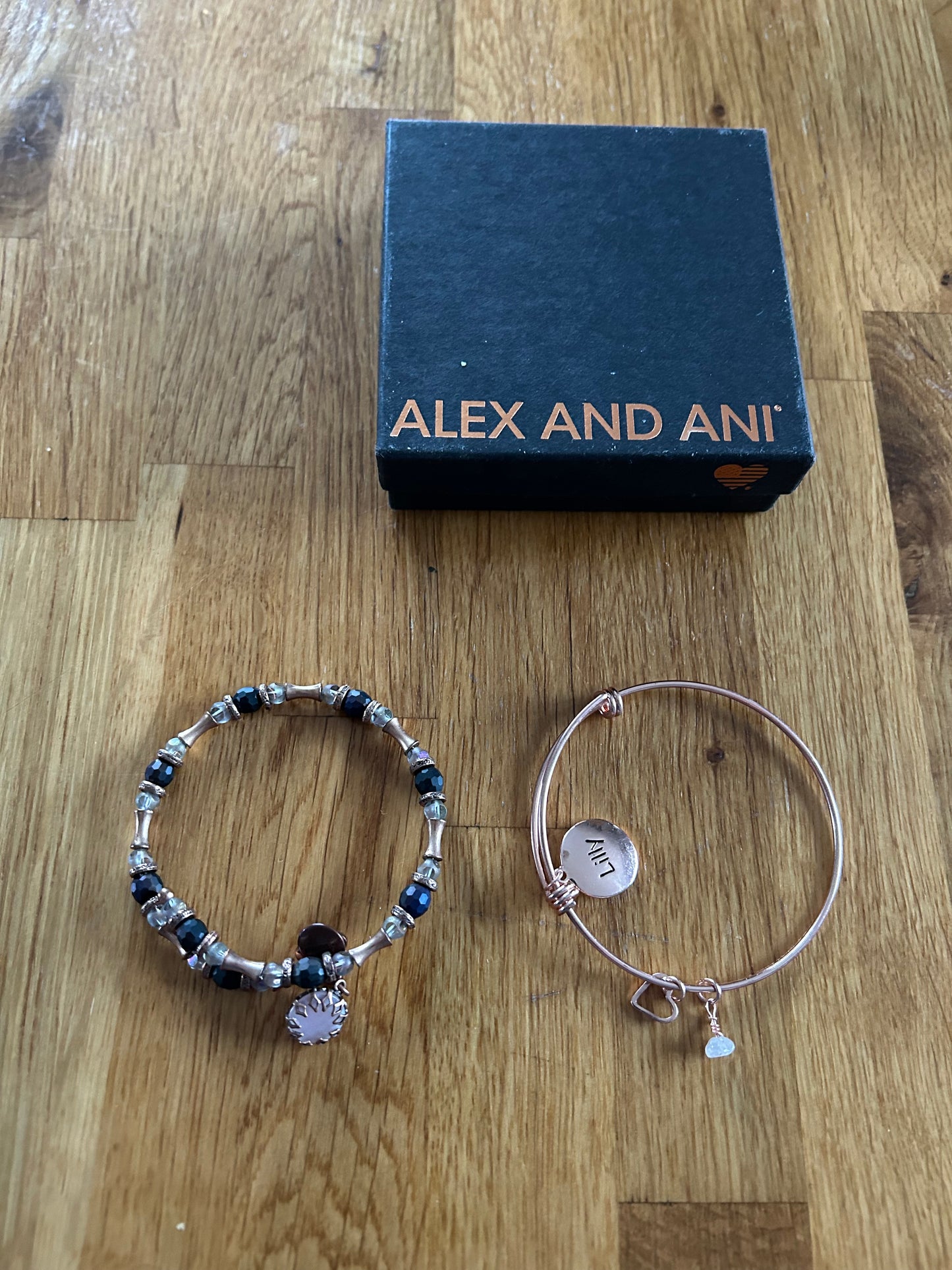 Lilly charm bracelet set