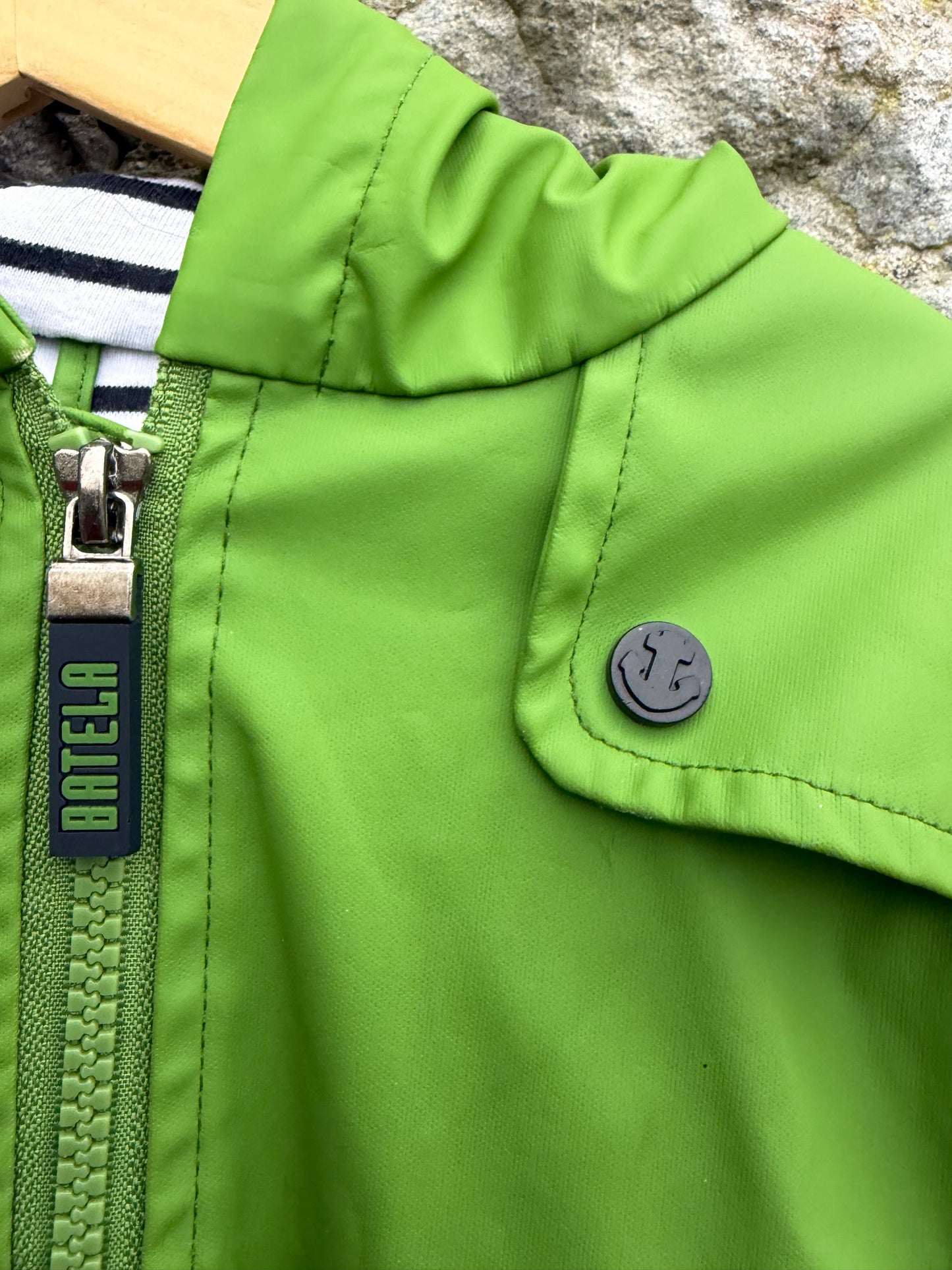 Green raincoat  9-12m (74-80cm)