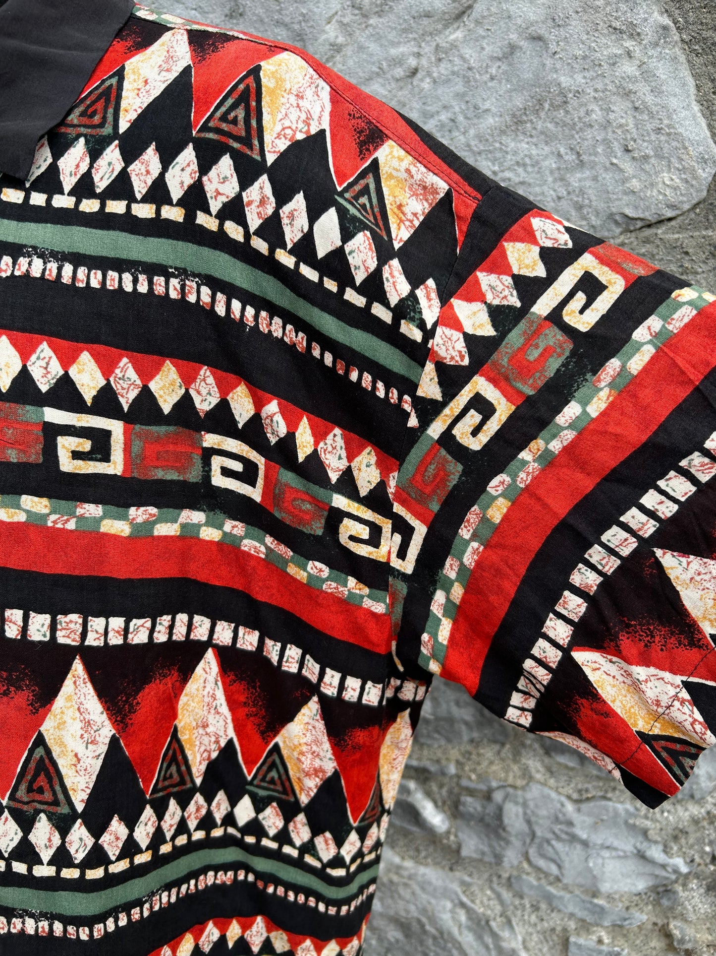 80s red&black geometric polo top Large