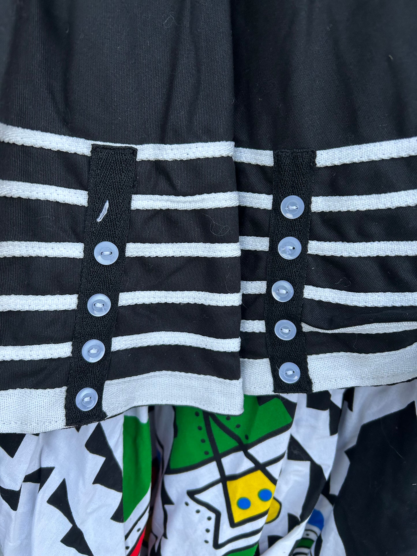 80s abstract Black&white skirt uk 18