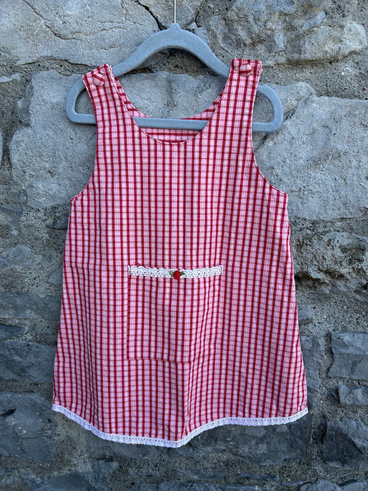 Red check pinafore  4y (104cm)