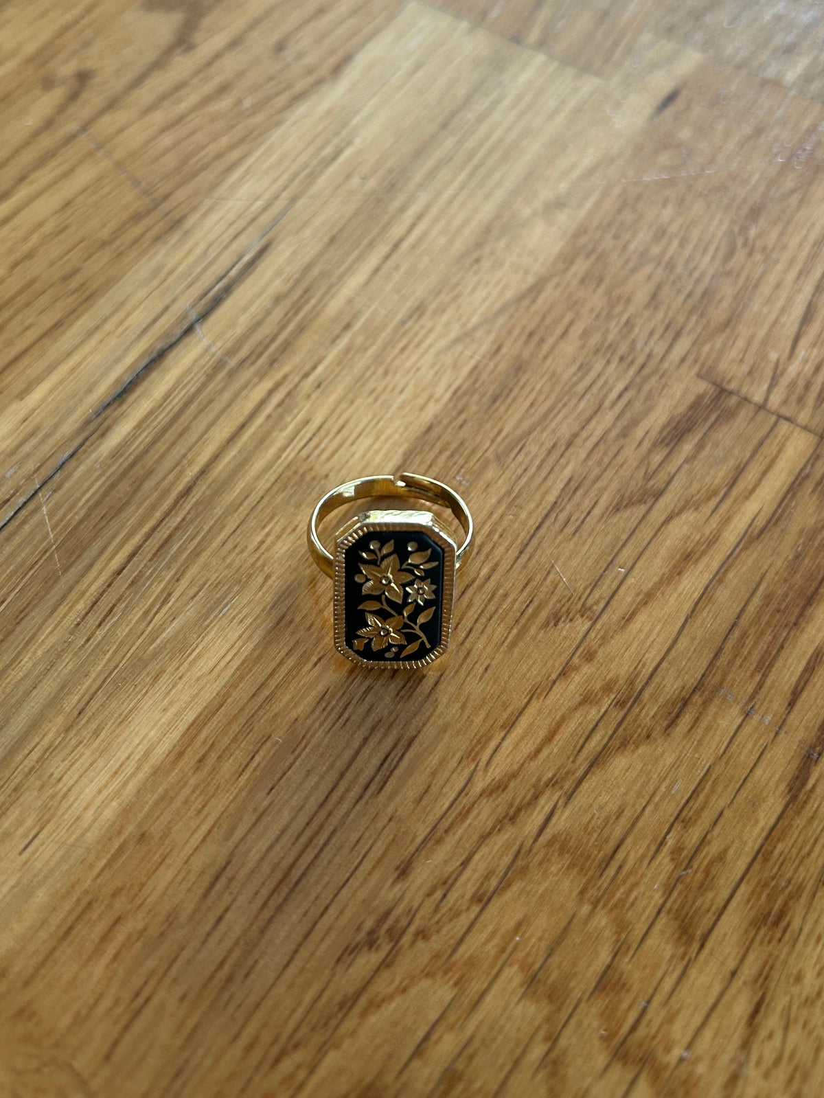 Floral adjustable ring