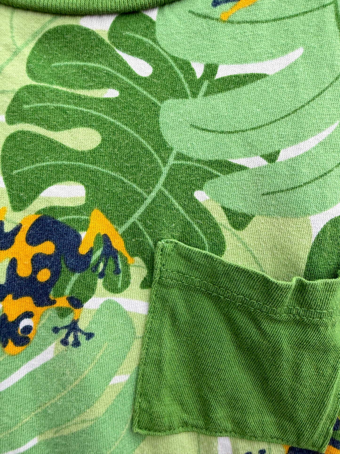 PoP Frogs green T-shirt  5-6y (110-116cm)