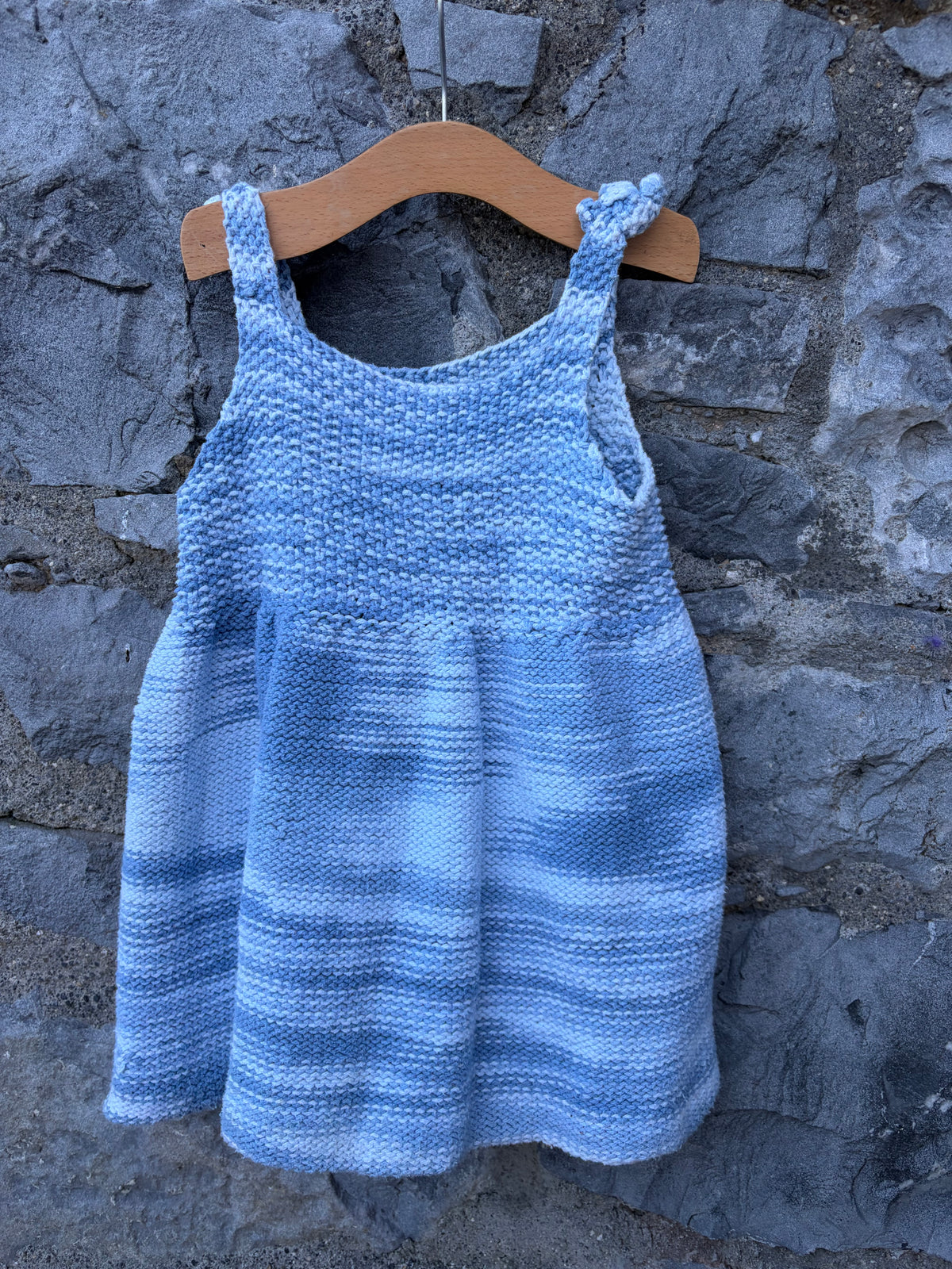 Blue knitted pinafore  4-5y (104-110cm)