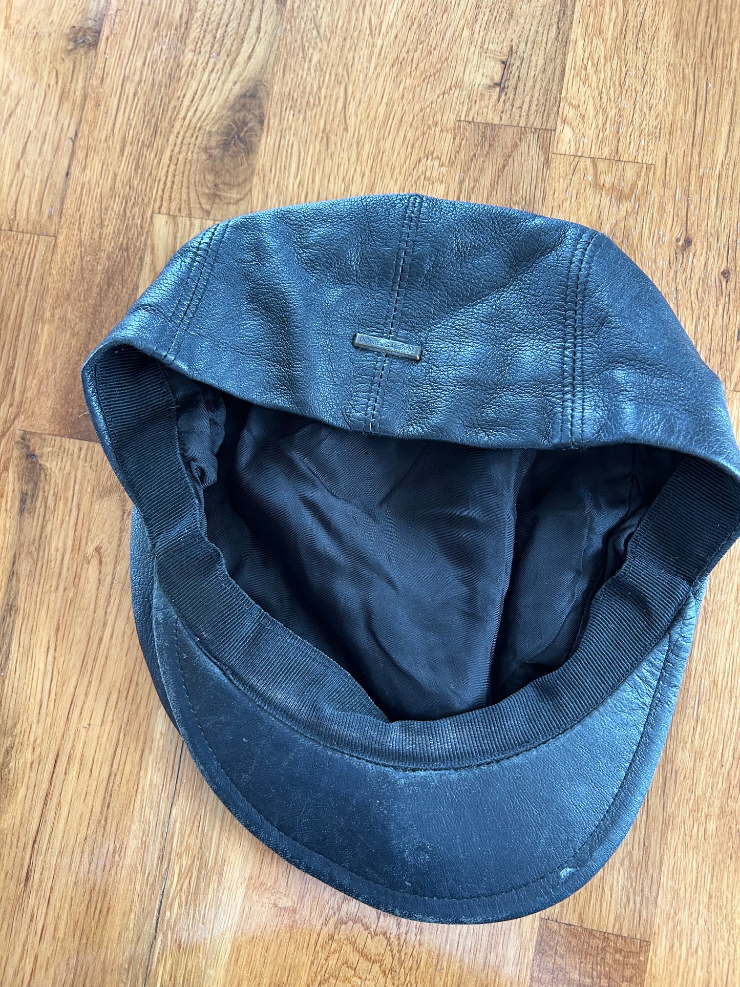 D&G leather newsboy cap