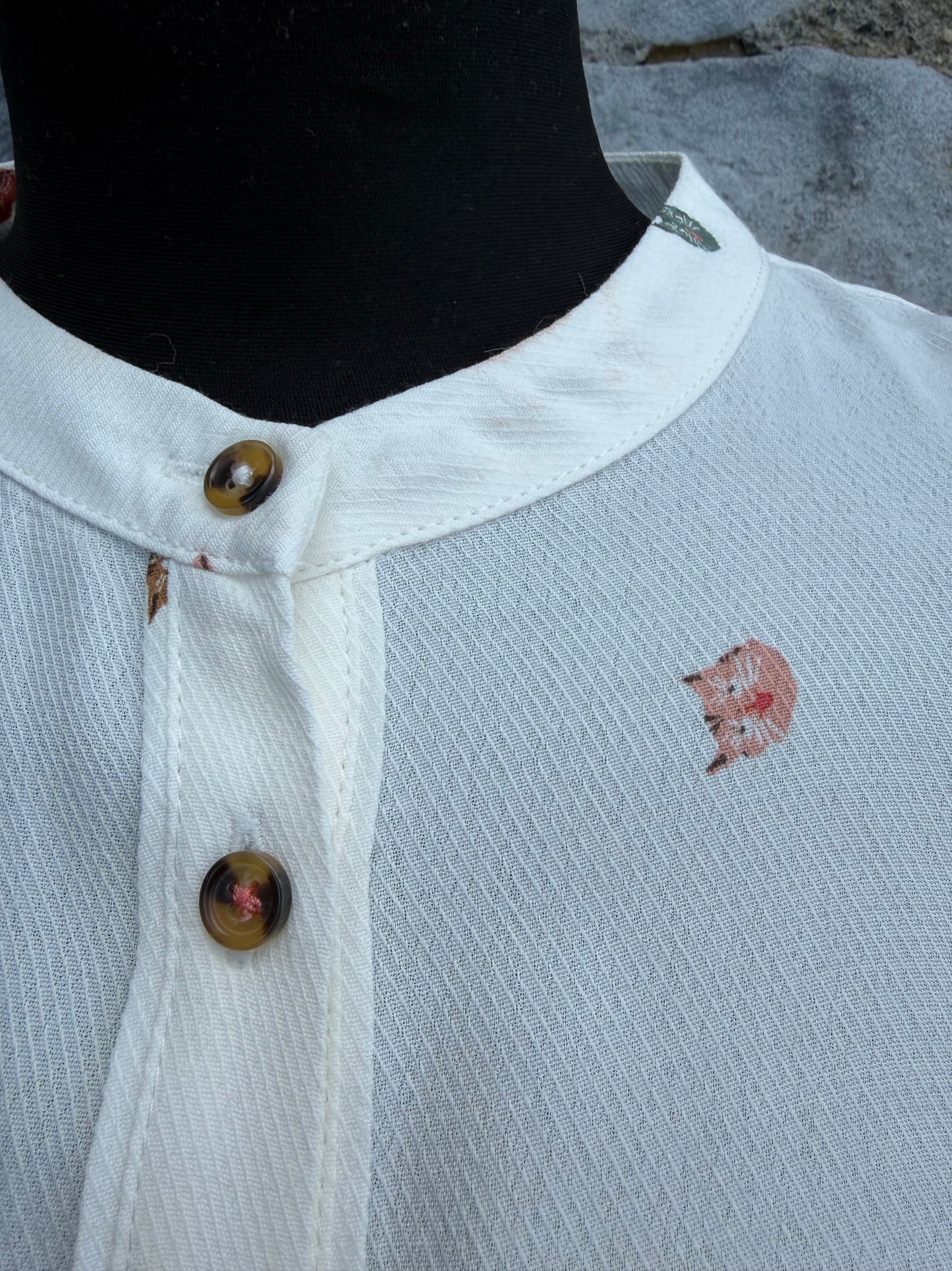 Cat heads white shirt uk 8-10