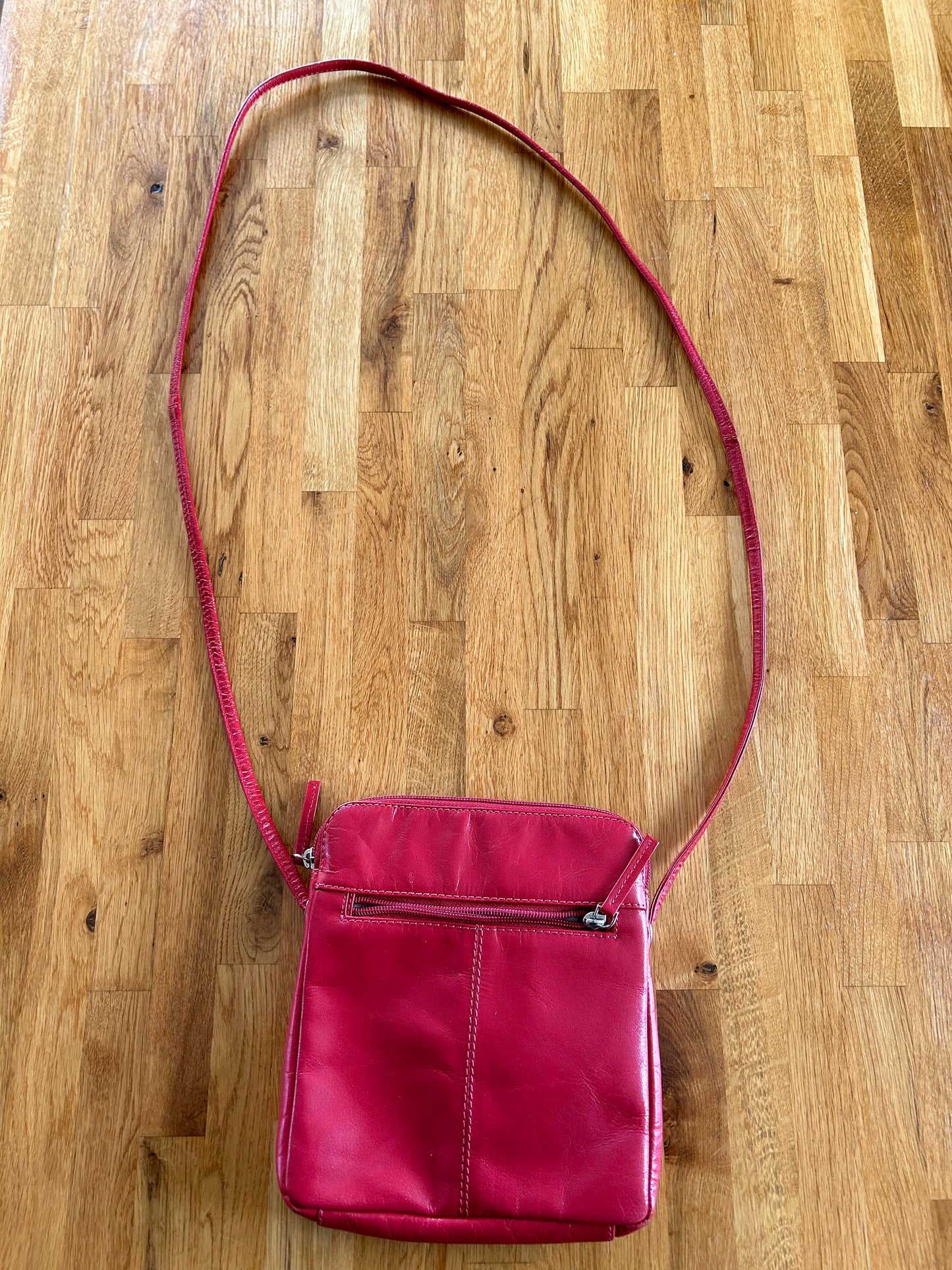 Crossbody fuchsia bag