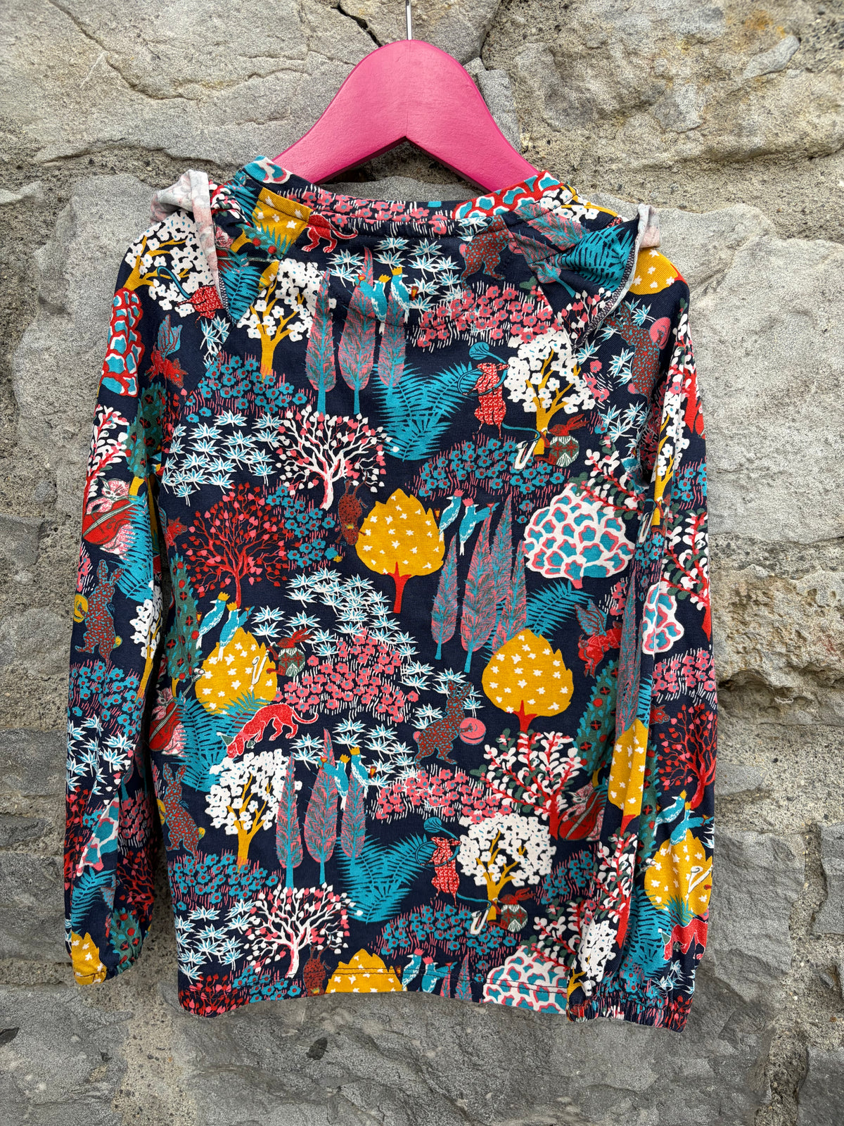 Colourful woodland animals top  5-6y (110-116cm)