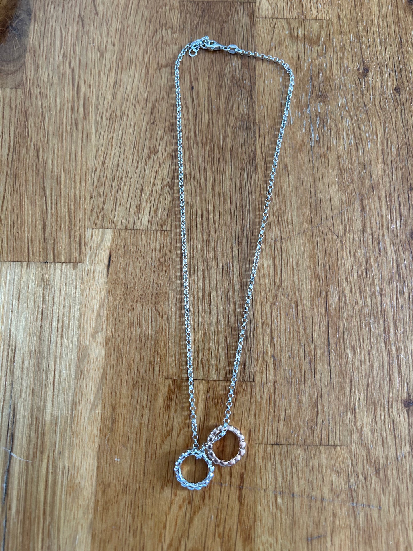 Double dot circle Necklace