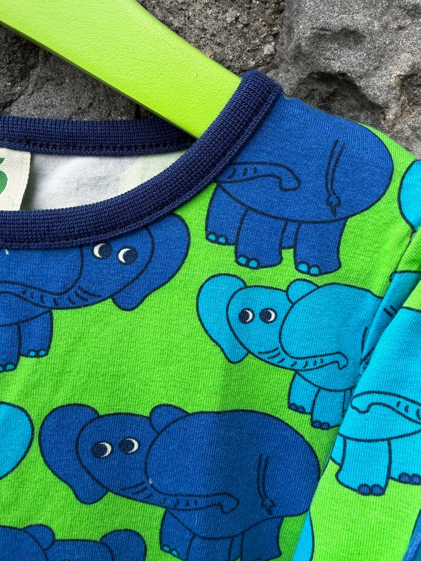 Blue elephants green top  3-4y (98-104cm)