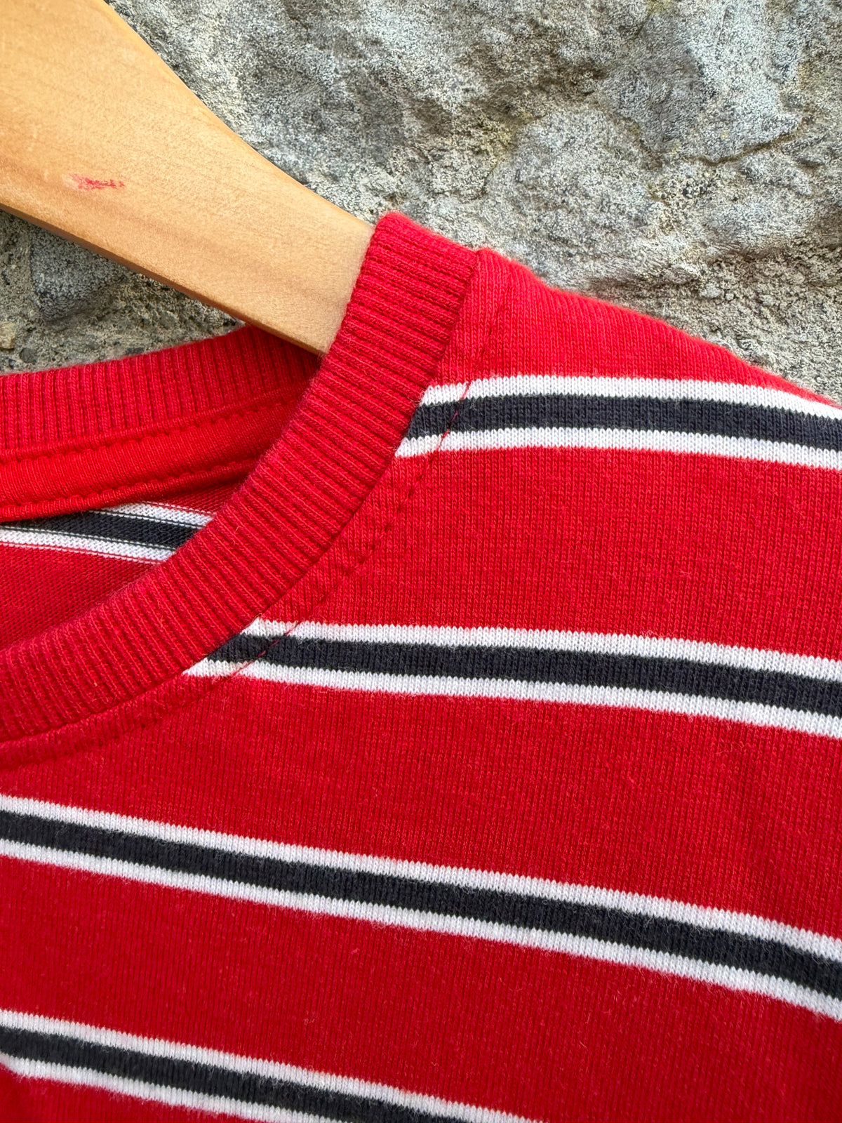 Red stripy top  7-8y (122-128cm)
