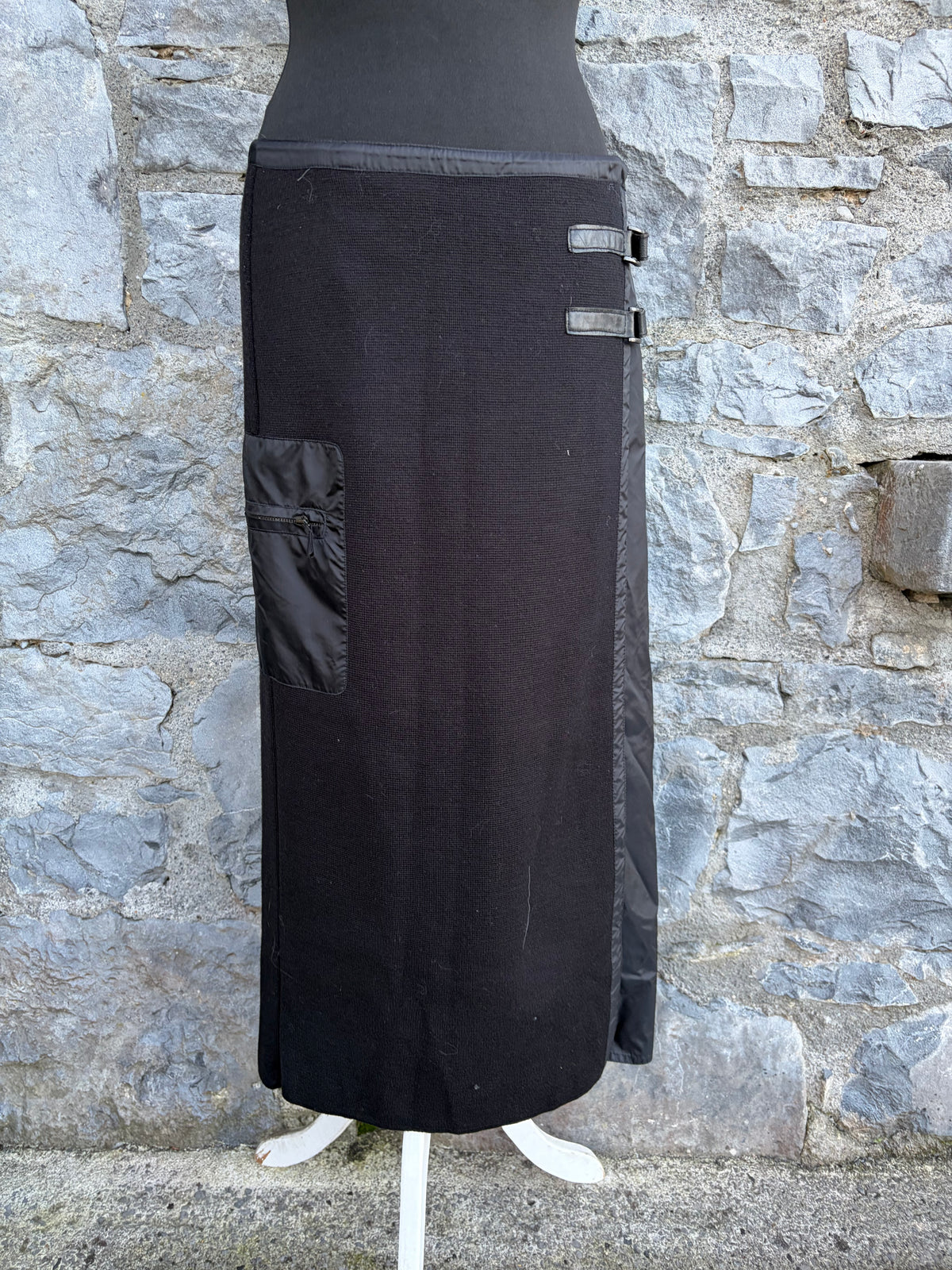 Black woolly skirt with side pocket uk 12