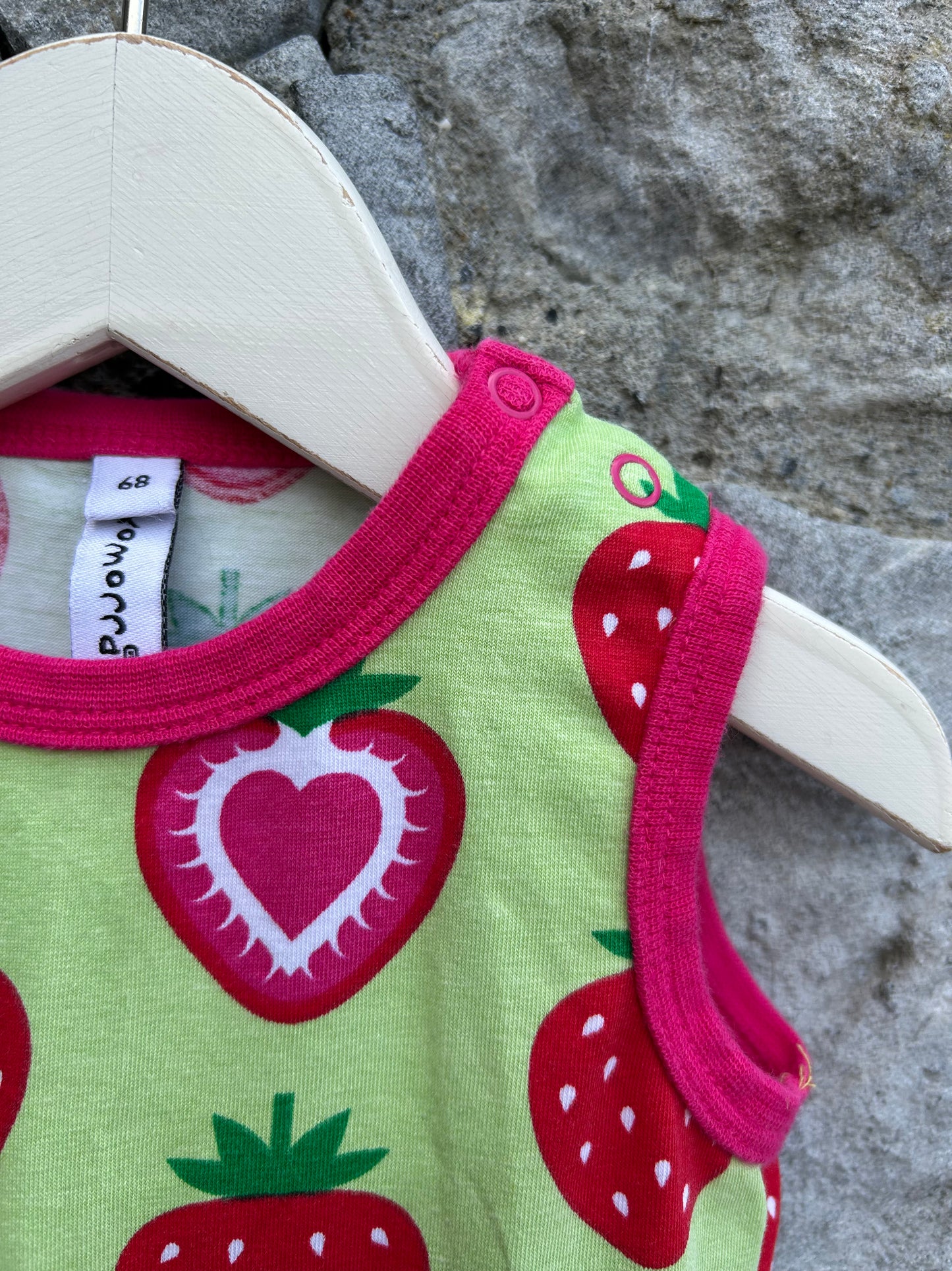 Strawberries green vest  6m (68cm)