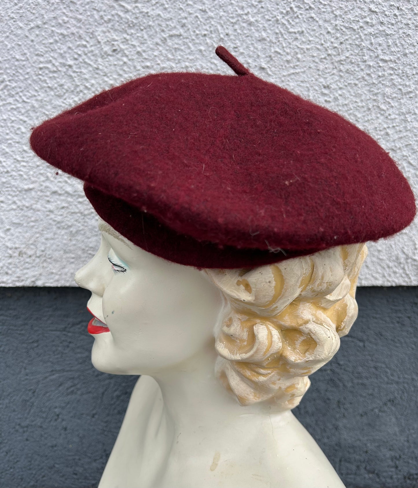 Maroon béret