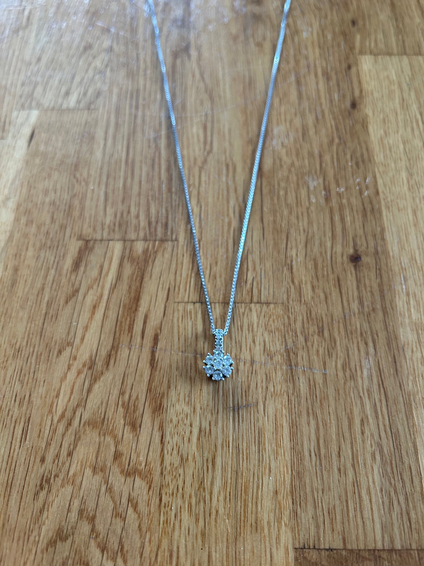 Floral zircon pendant necklace