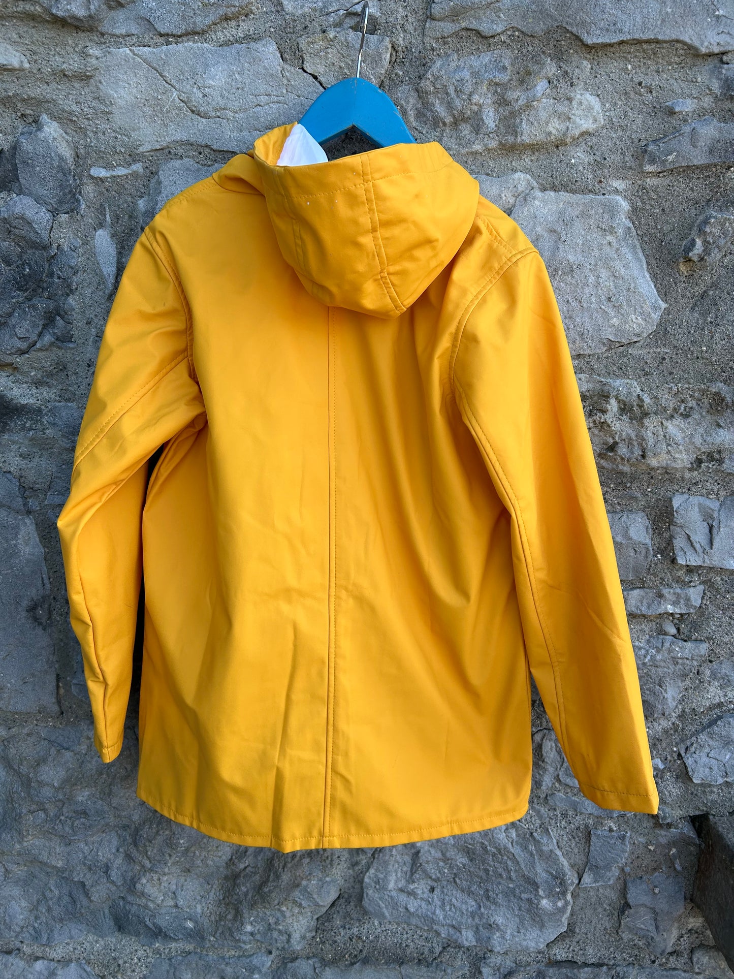 Yellow raincoat  9-10y (134-140cm)