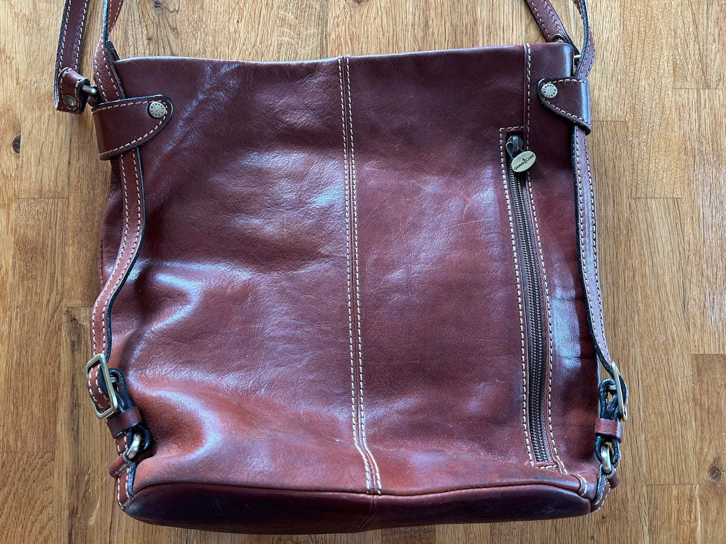 Brown pockets leather bag