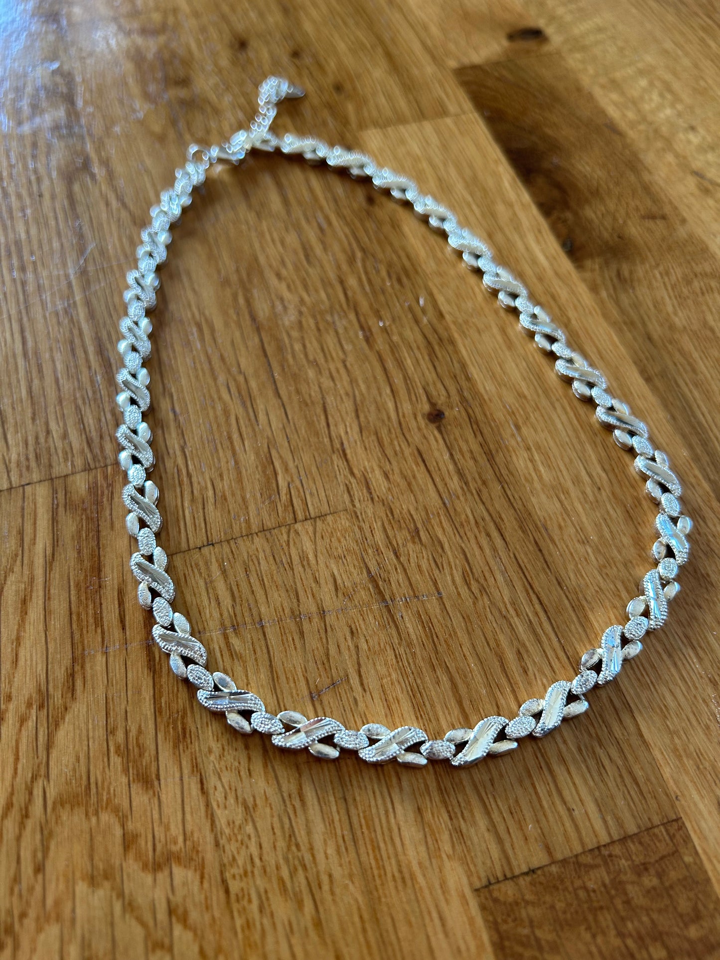 Textured Link necklace