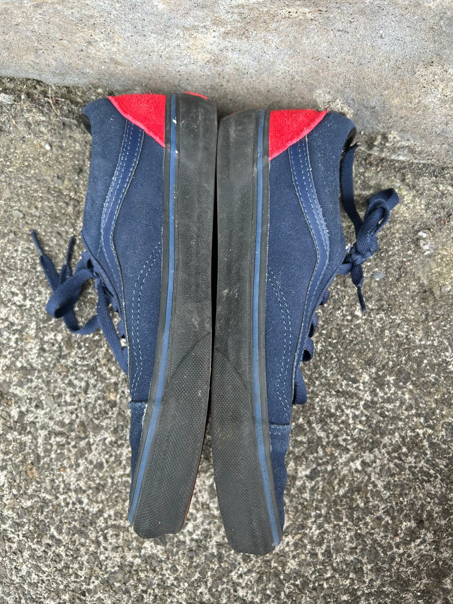 Navy&red trainers   uk 5 (eu 38)