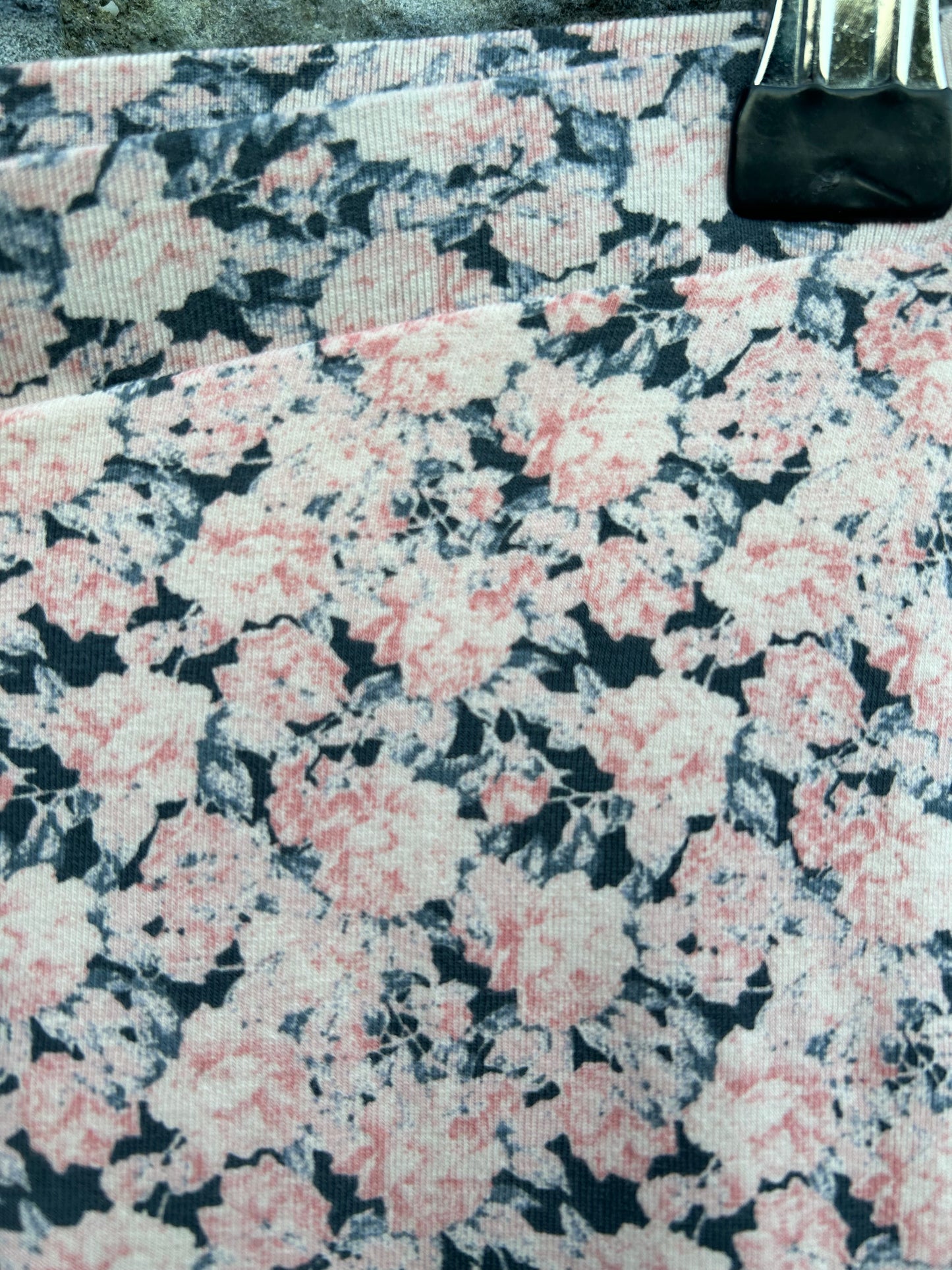 Pink flowers leggings  9-10y (134-140cm)