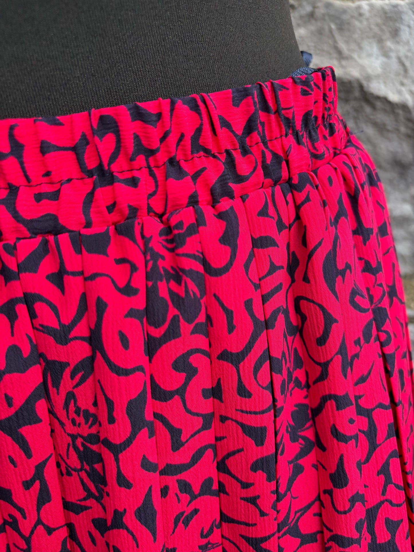 80s red abstract pleated skirt uk 12