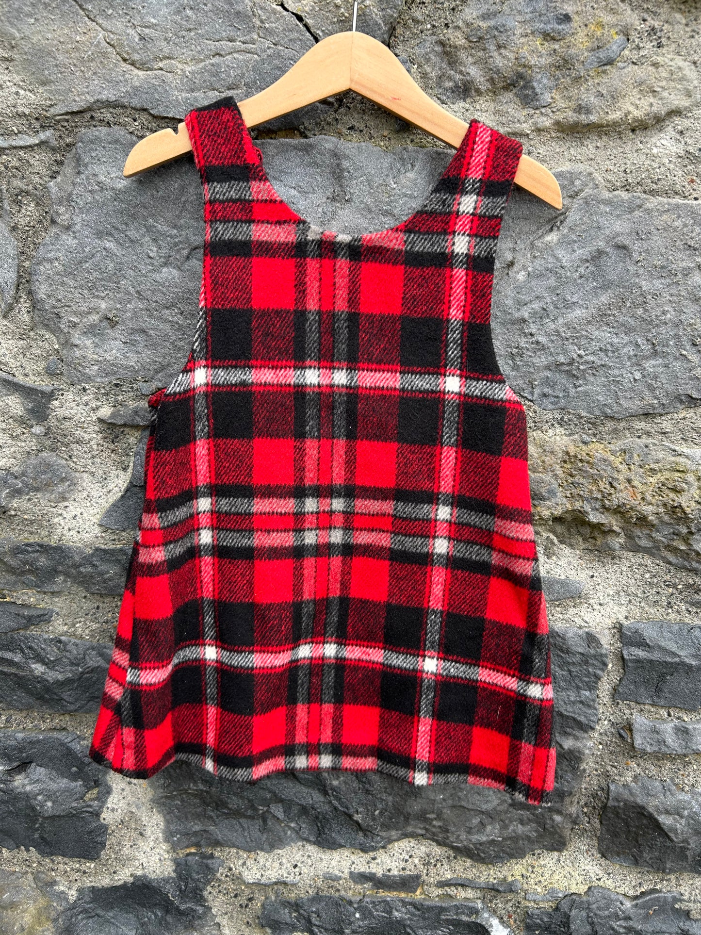 Red&black check pinafore  3-4y (98-104cm)