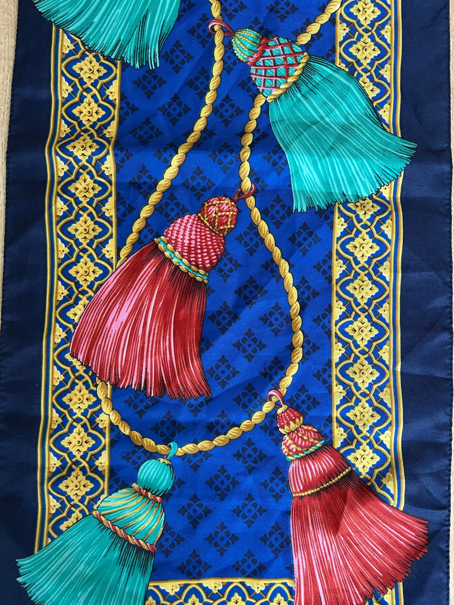 Tassels&blue scarf