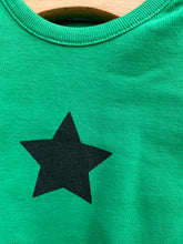 Load image into Gallery viewer, Green star top  0-3m (56-62cm)

