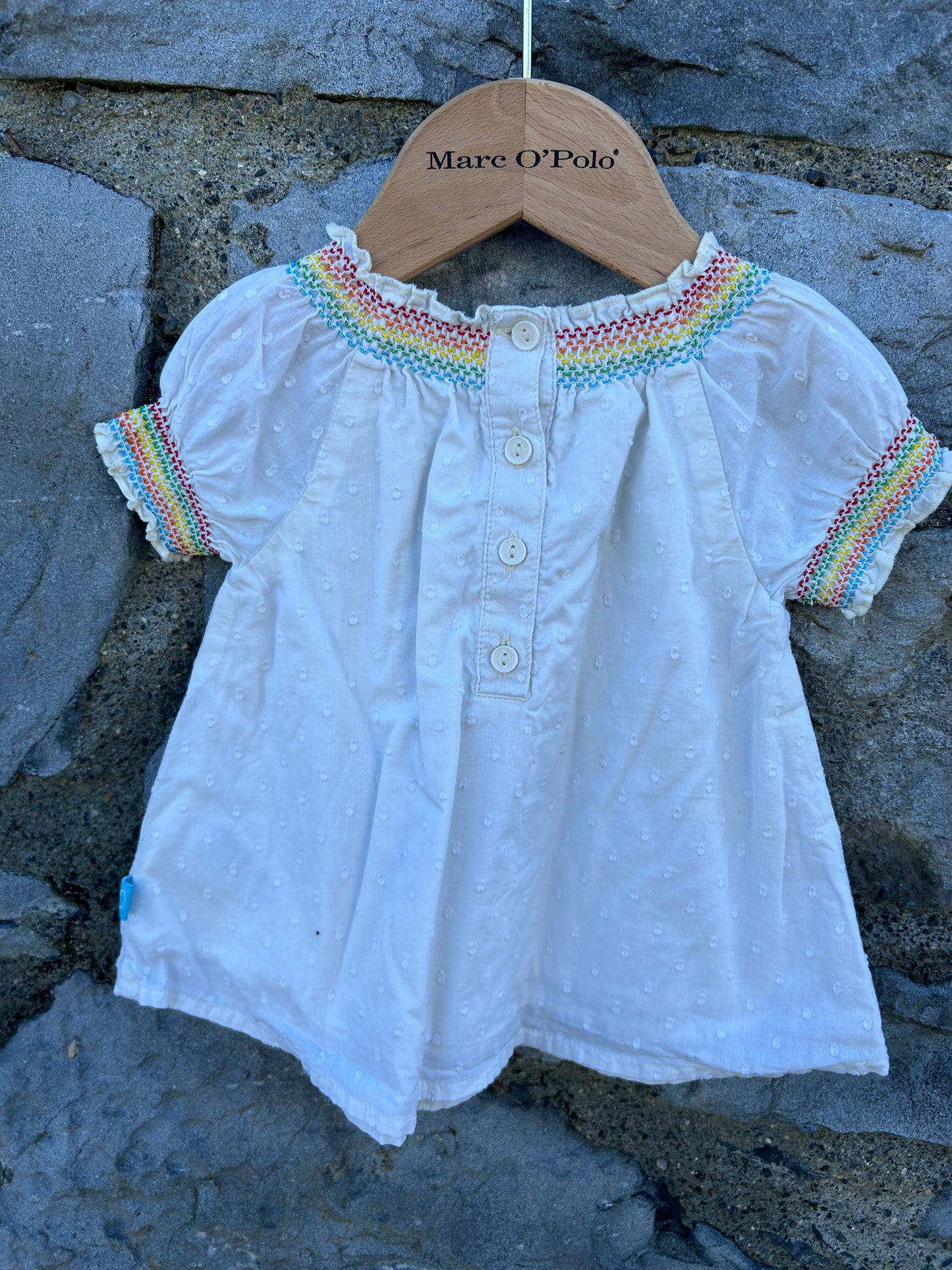 Off white top with rainbow trims 3-6m (62-68cm)