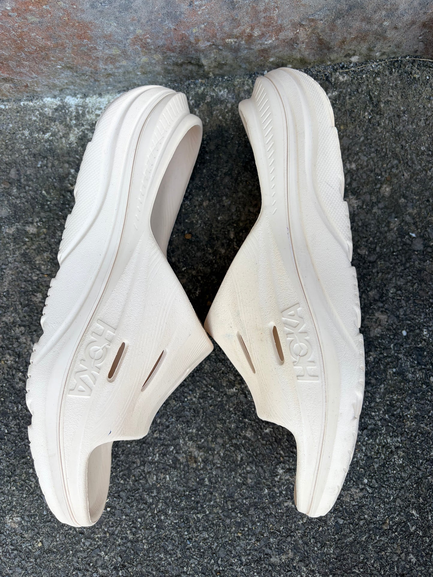One Ecru Ora Recovery Slide 3 Sandals  uk 9-9.5 (eu 43-43.5)