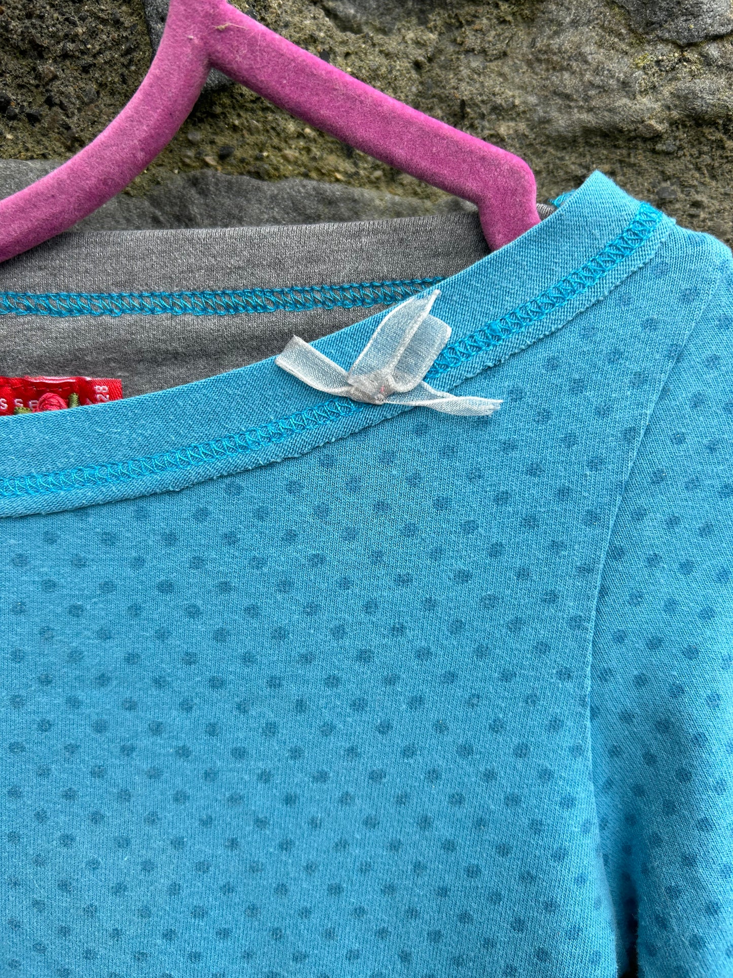 Blue spotty top 7-8y (122-128cm)