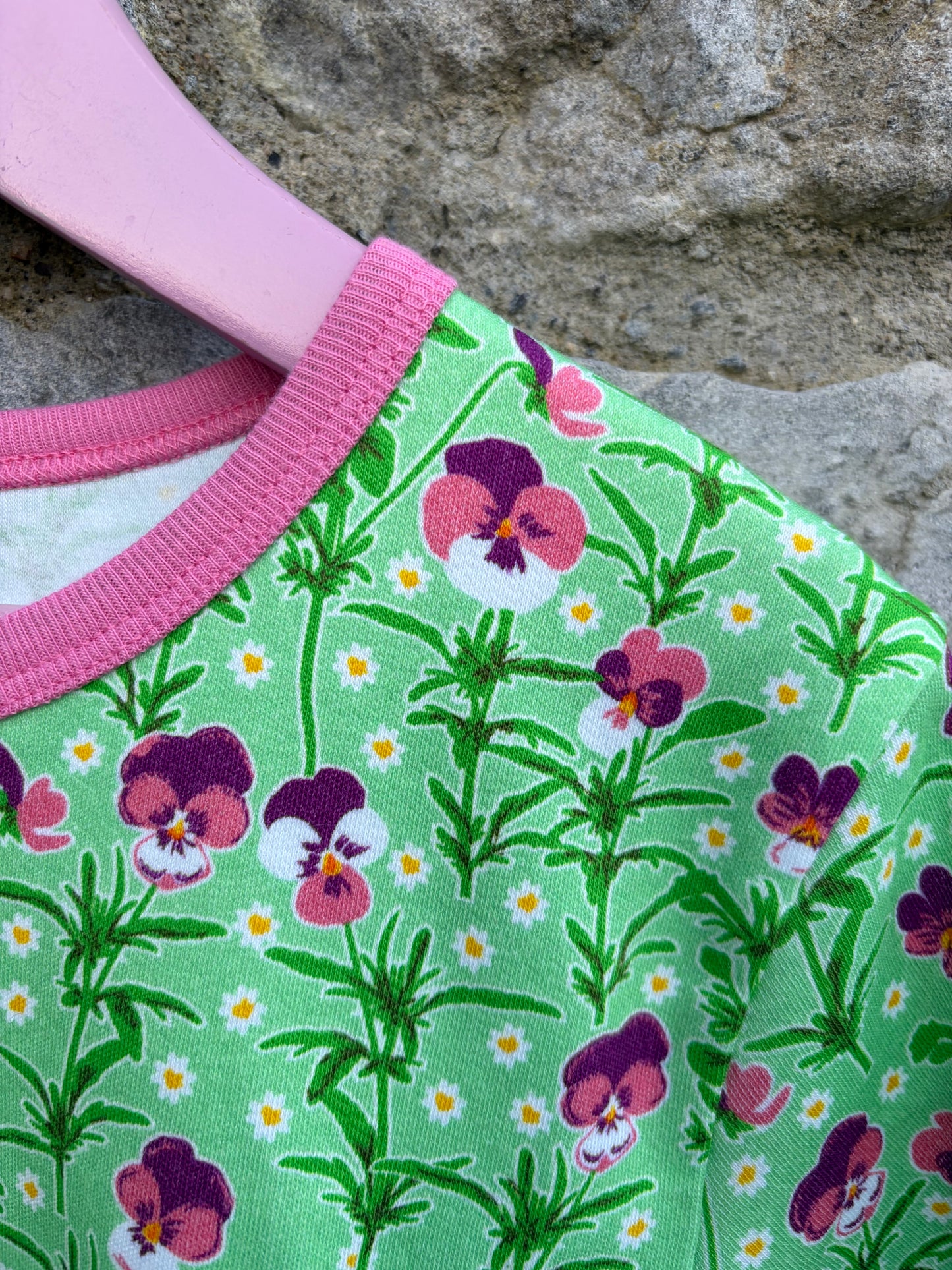 Green Viola Spring Bouquet T-shirt  8-9y (128-134cm)