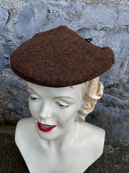 Brown tweed cap